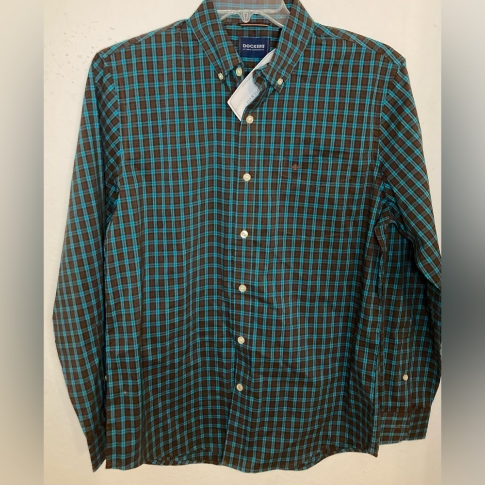 Mens Button Down Dockers Dress Shirt size M NWT Plaid with chest pocket
